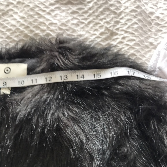 - Faux fur short coat like new - Picture 6 of 7